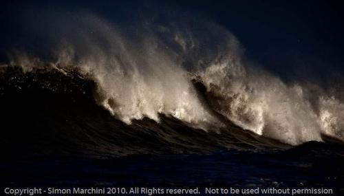 Storm_wave_-_seahouses