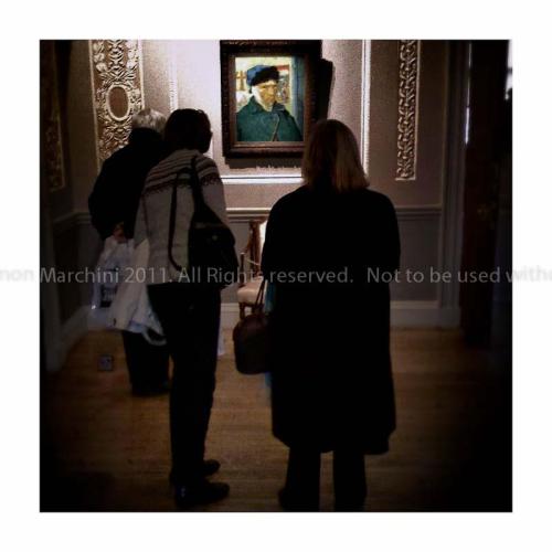 20110201-_people_viewing_at_vi