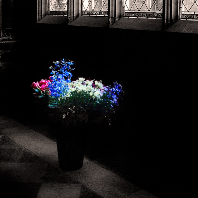 20030906 - D507DSC01627 - Gloucester Cathedral Flowers