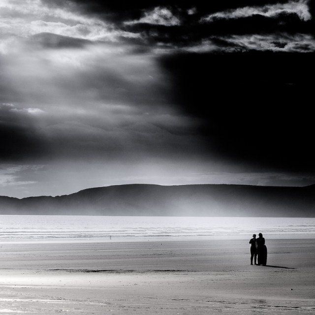 20100606_1D__MG_1312 - Sufers on Beach - Newgale