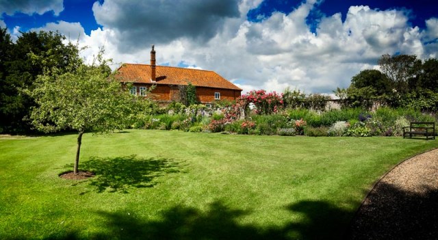 20140707-Photo 07-07-2014 12 45 58 - Lawn - Gunby Hall