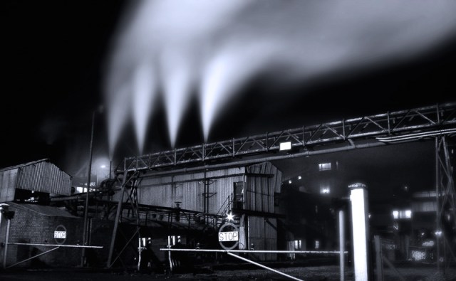 20071002_img_020 - Rawdon Pit at Night circa 1982 - Moira